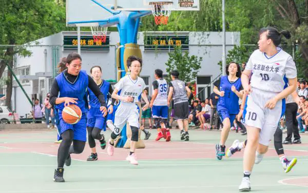 如何通过技术分析改进大前锋的比赛策略?_0